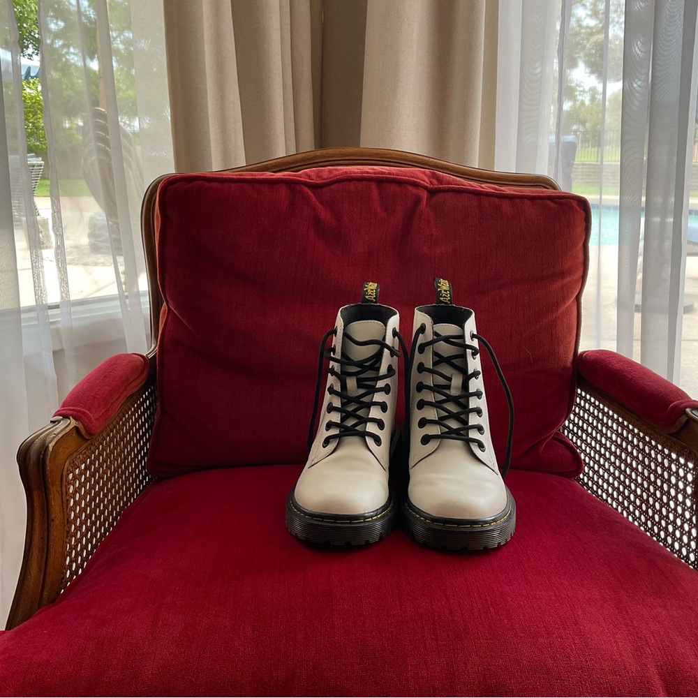 Dr.Martins Stylish White Lace-Up Boots